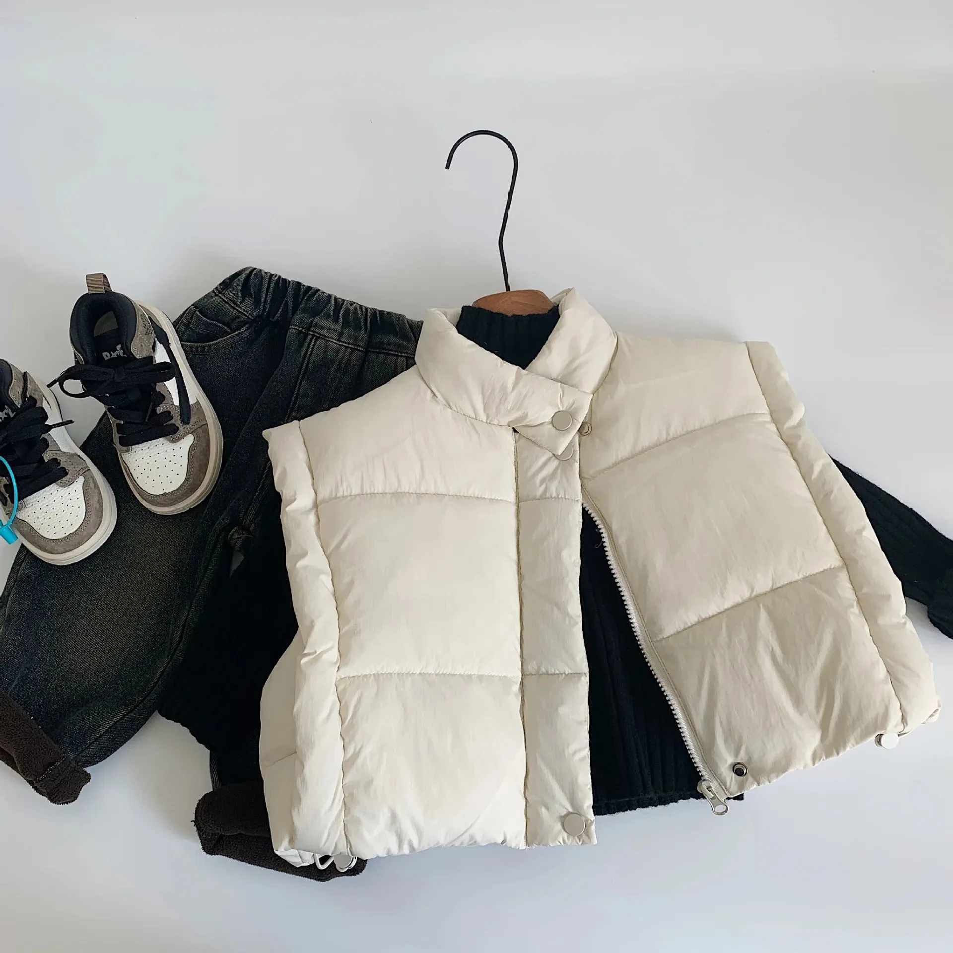Solid Zip-Up Puffer Vest